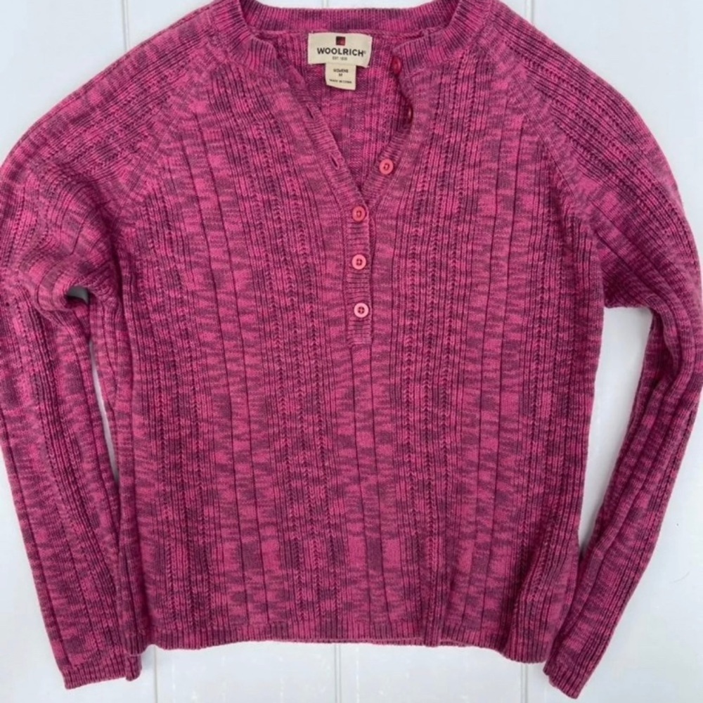 Pink Woolrich woman’s sweater. Soft. Cozy. Fall. Fashion. Outdoor wear. Sporty.